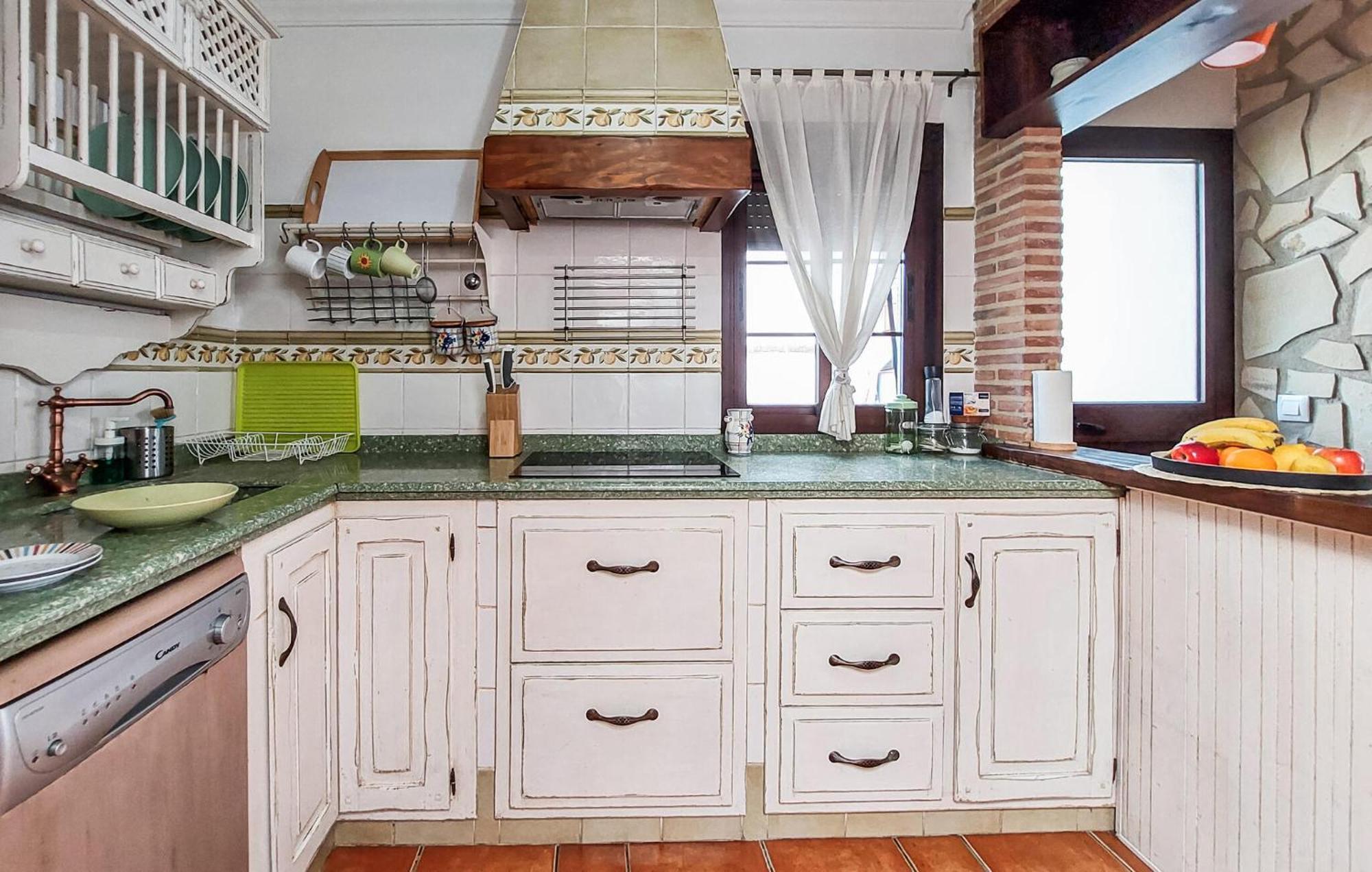 2 Bedroom Cozy Home In Грасалема Экстерьер фото